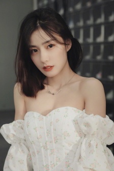 兰姨不敢发出一点声音怕吵醒风